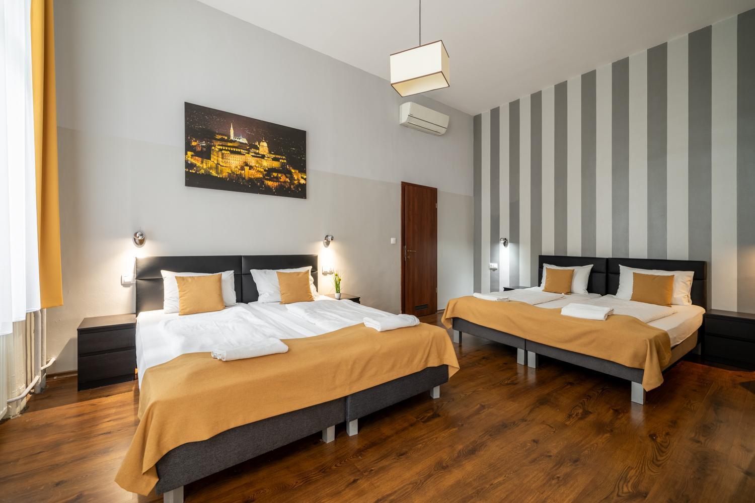 Full Moon Hotel 3*