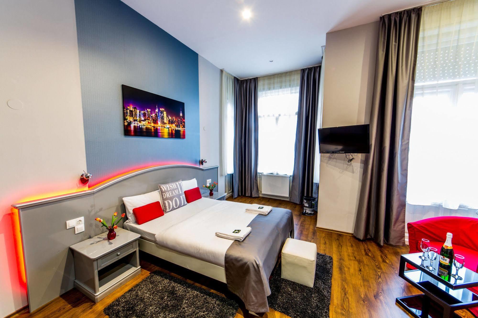Full Moon Hotel Budapest